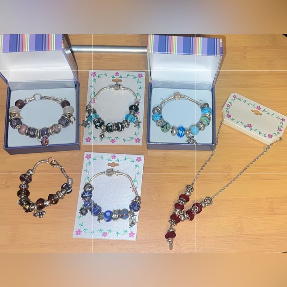 Beautiful bundle- beaded bracelets and necklace!! NEW!!!